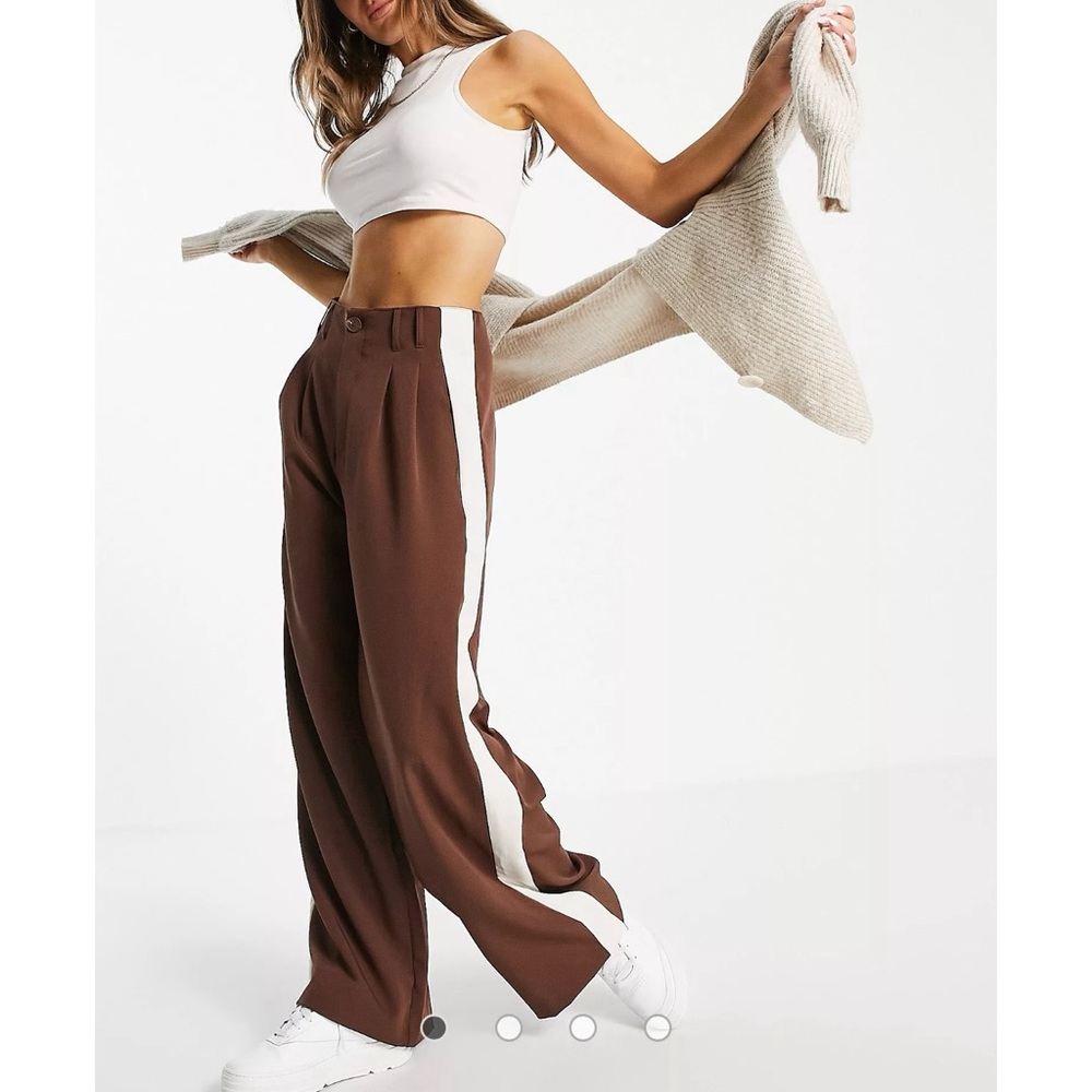Stradivarius Wide Leg Relaxed Dad Pant with Side Stripe